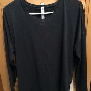 Lululemon NWT get set long sleeve  size 8